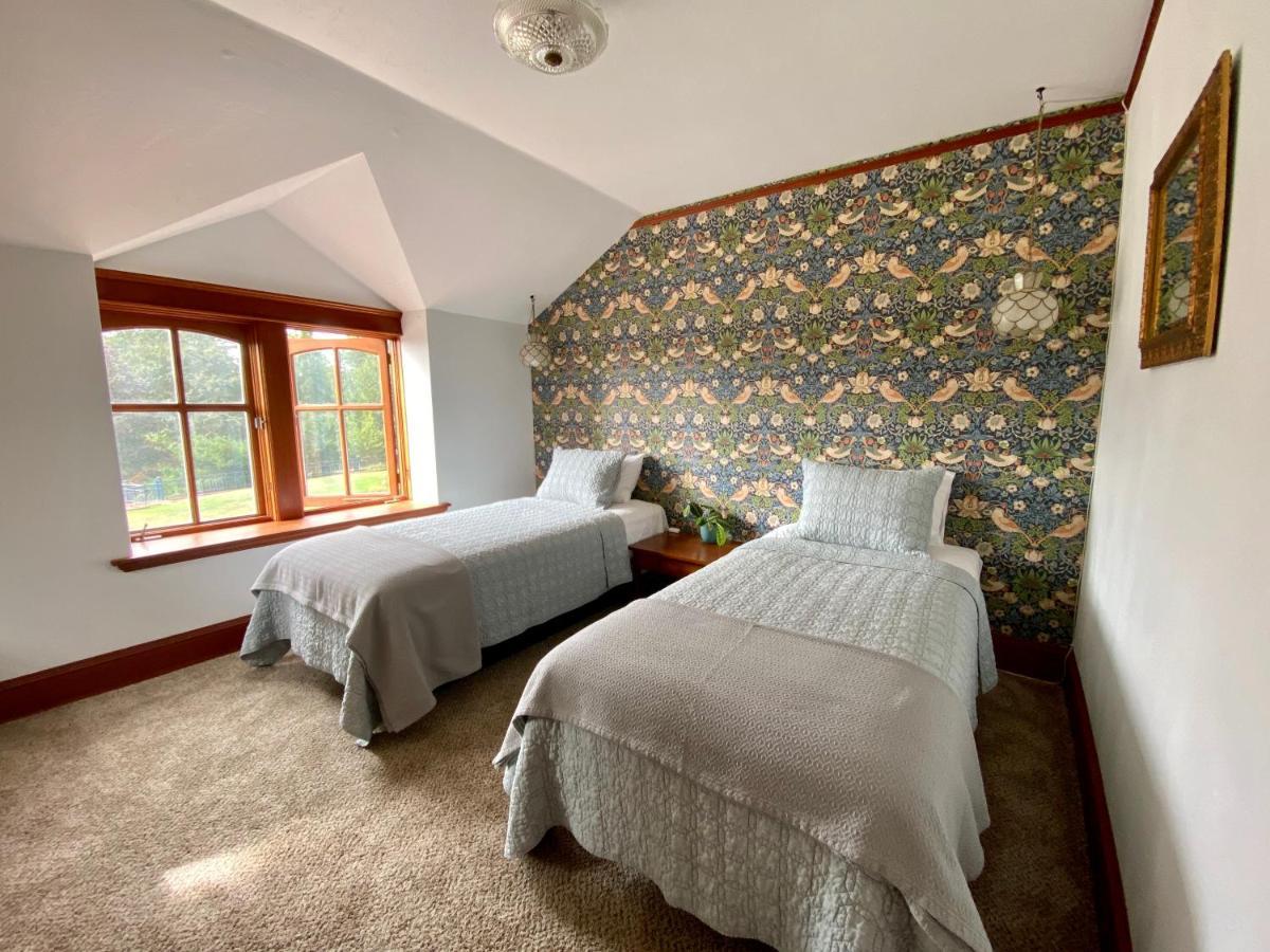 Mount Tom House Bed and Breakfast Harrisburg Esterno foto